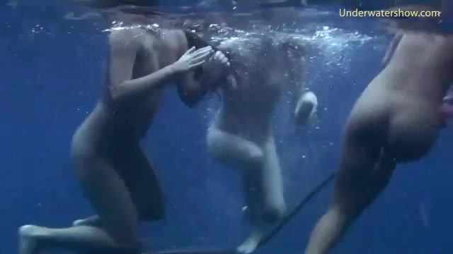 Nudist Camp Girls Jumping Off Ship - Three girls jump off the boat and go swimming - Sex video on Tube Wolf